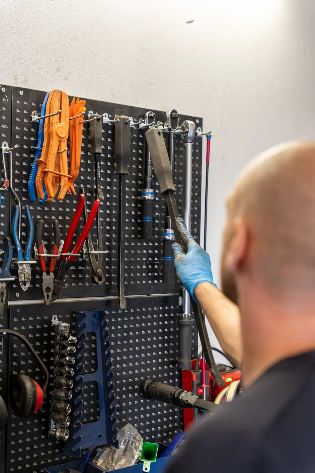 Værktøjstavle på værkstedet hos Nordens Autoteknik